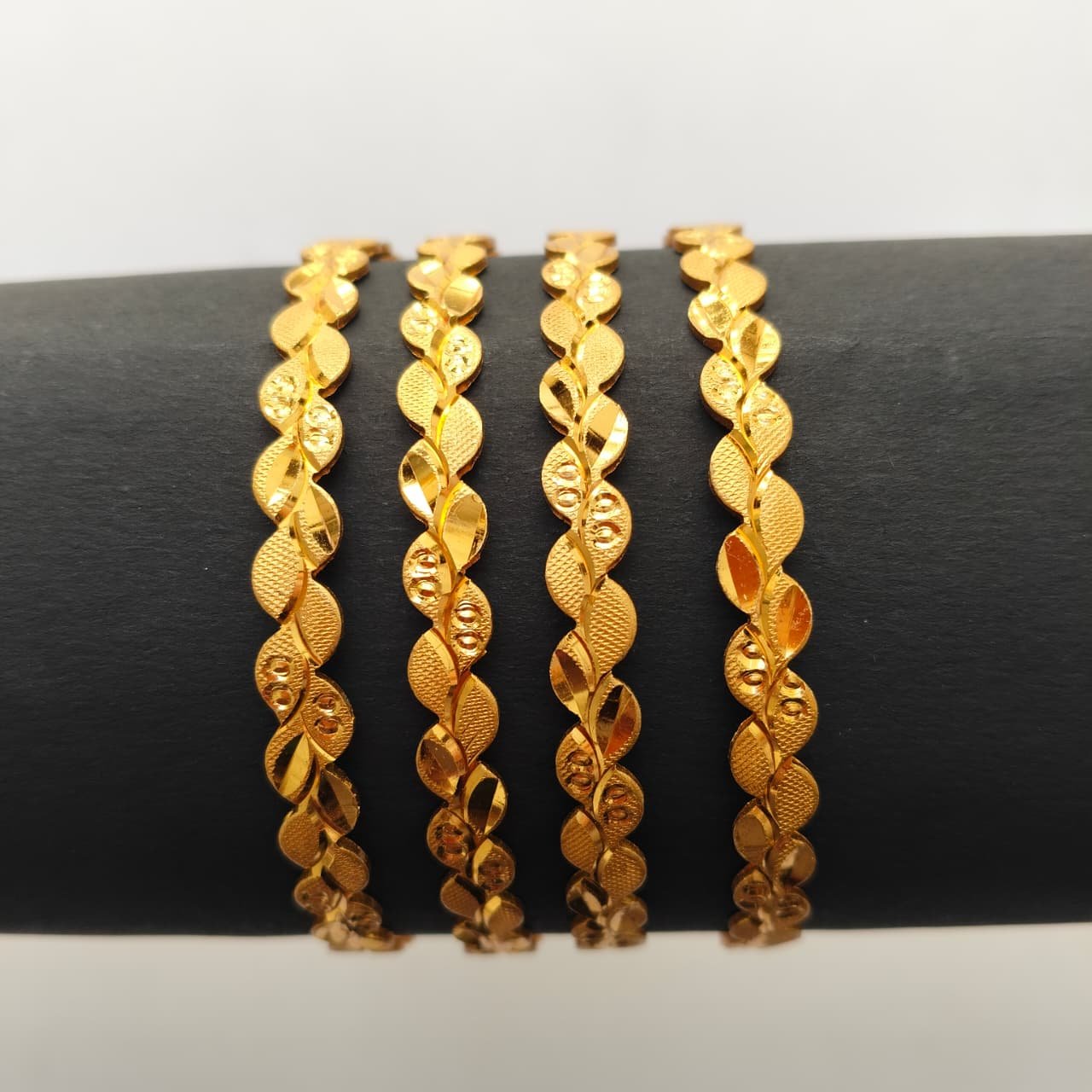 Leaf Design Bangles Set